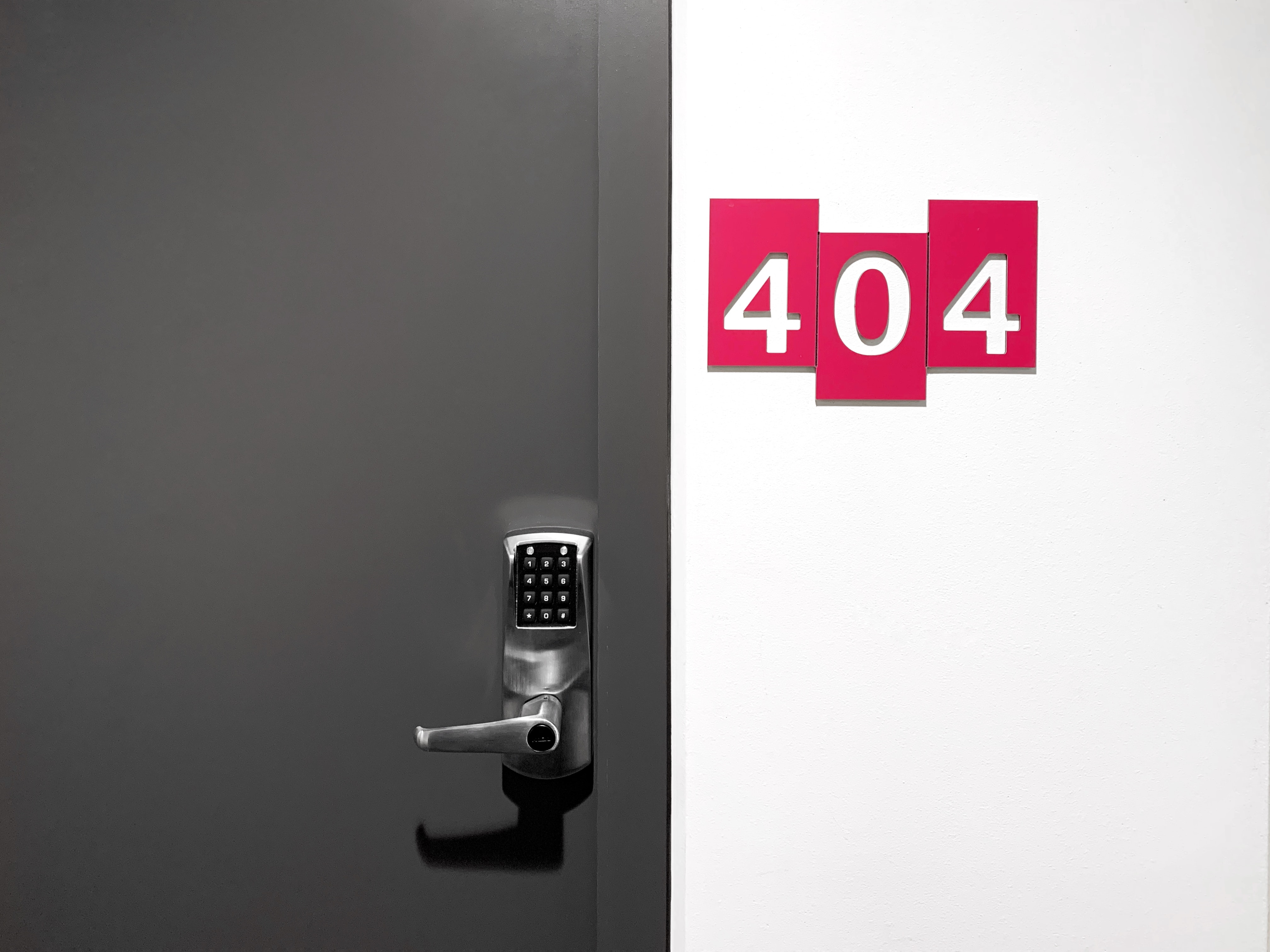 Door of room 404